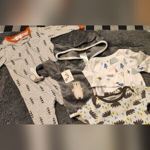 Gray and White Bear Print Baby Onesie Set